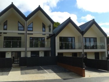 Houses in Bathcroft House, Redlynch | Image 1