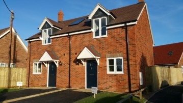 Houses in Park Road, North Newnton | Image 1
