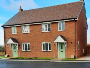 Houses in Field View, Chilton Foliat